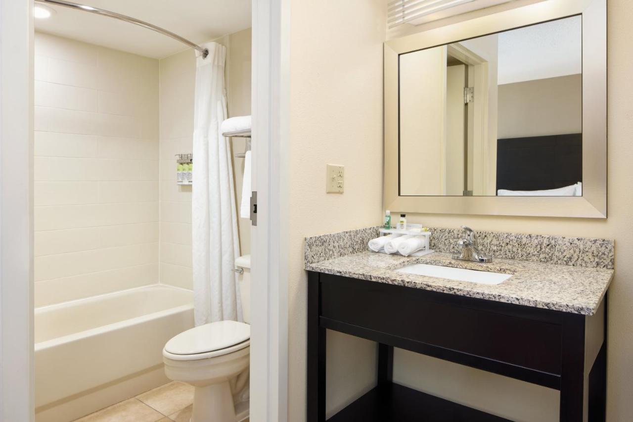 Holiday Inn Express & Suites Alpharetta By Ihg Buitenkant foto